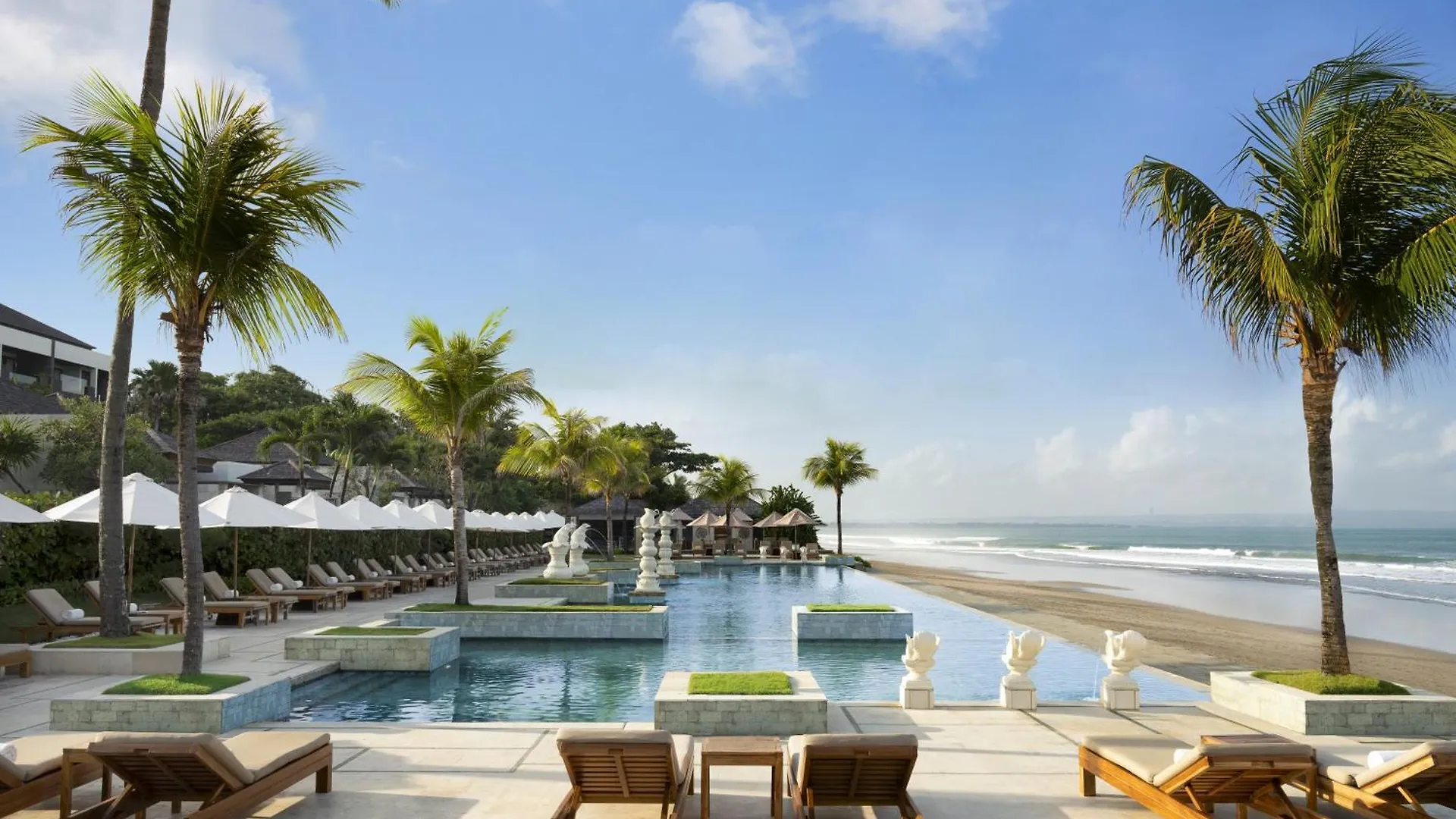 The Seminyak Beach Resort & Spa 5*,